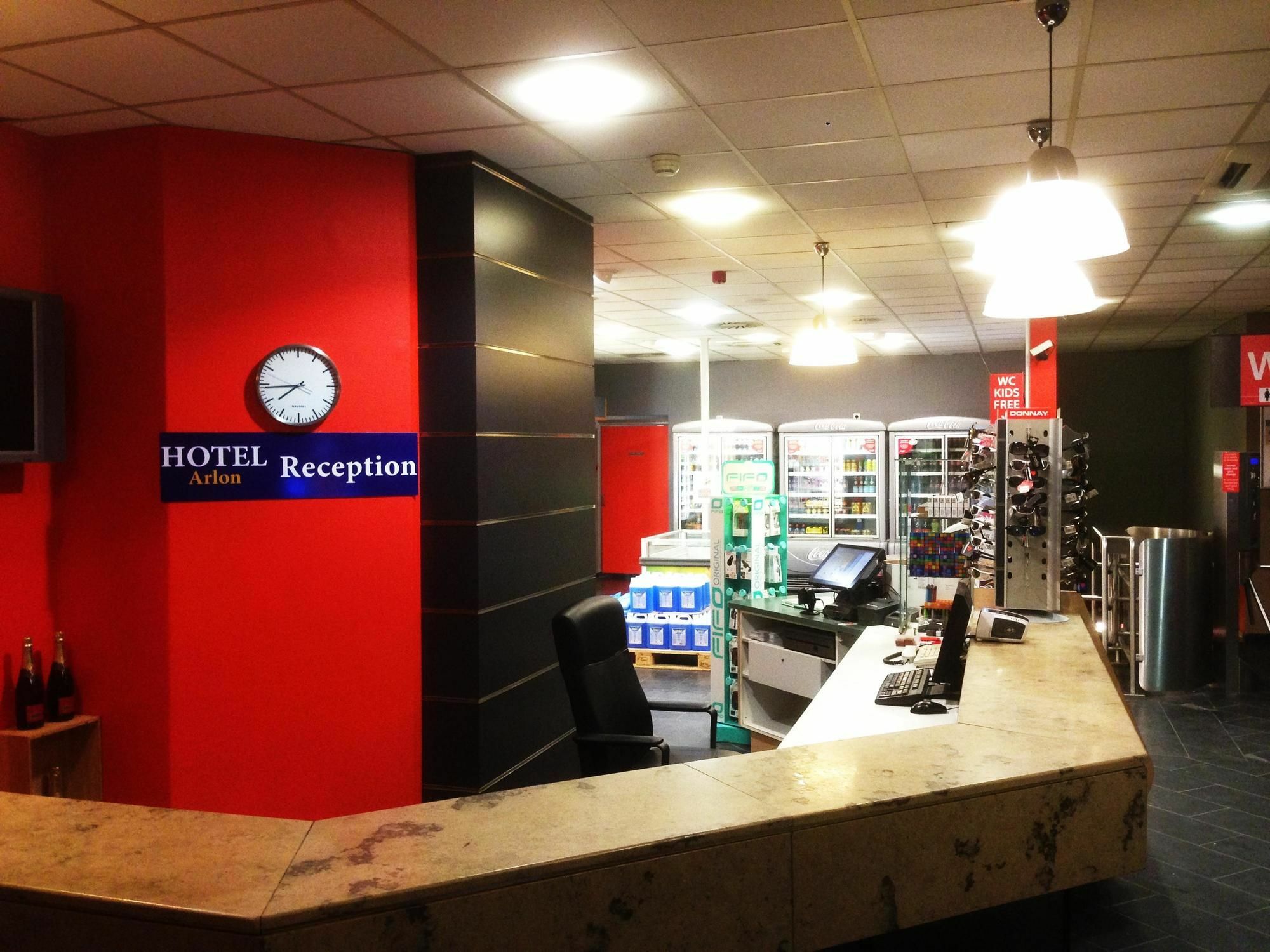 Hotel Арлон Экстерьер фото